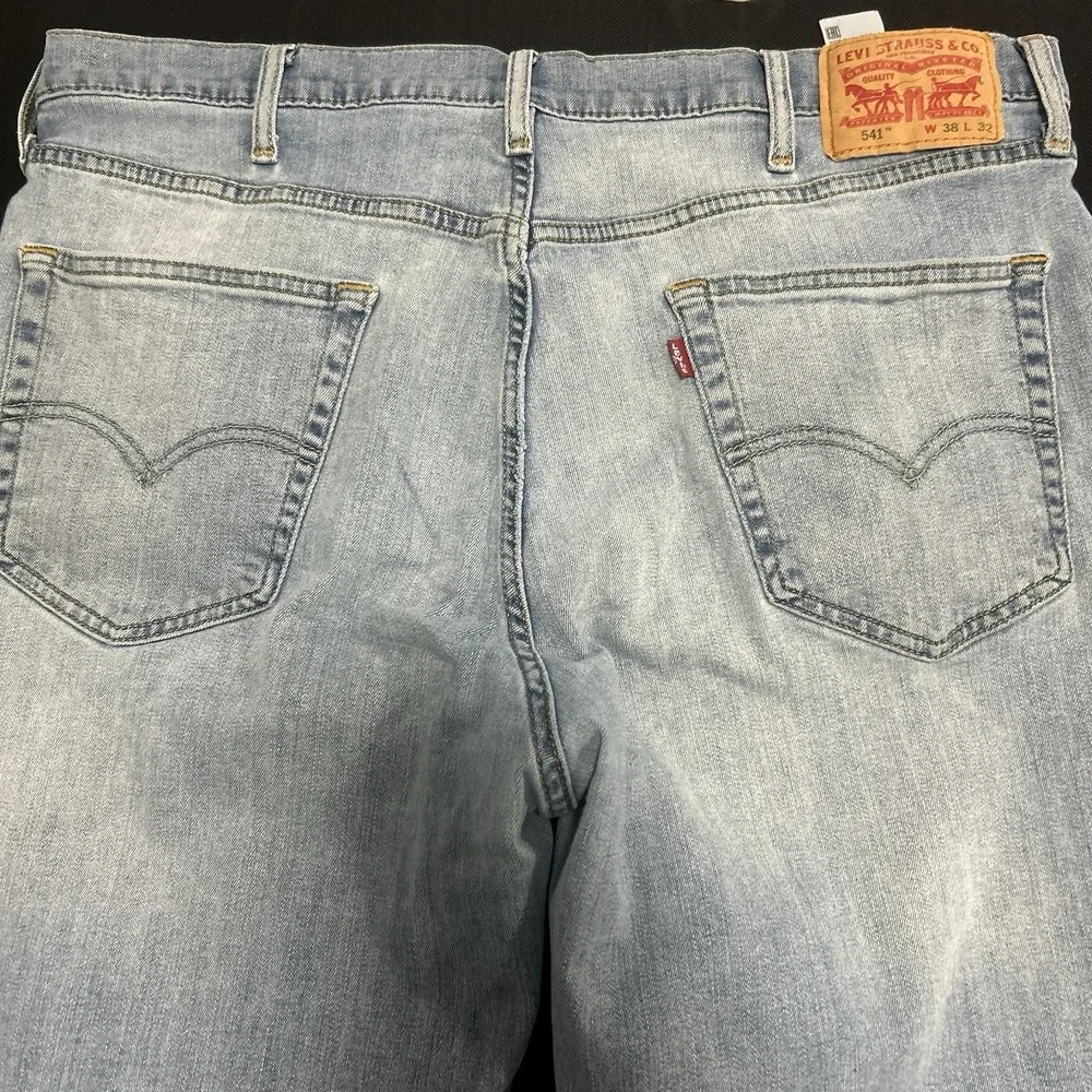 Levi's 541 Athletic Taper Men's 38x32 Denim Jeans Light Wash Blue